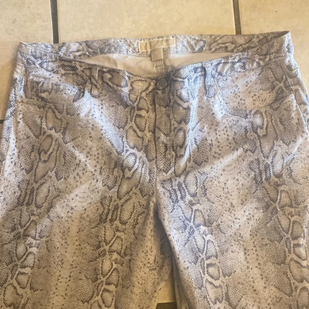 Michael Kors Women’s snake printed pants - Picture 6 of 7